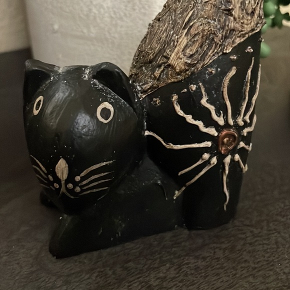 Carved Wooden Folk Decorated Cat - Picture 3 of 8